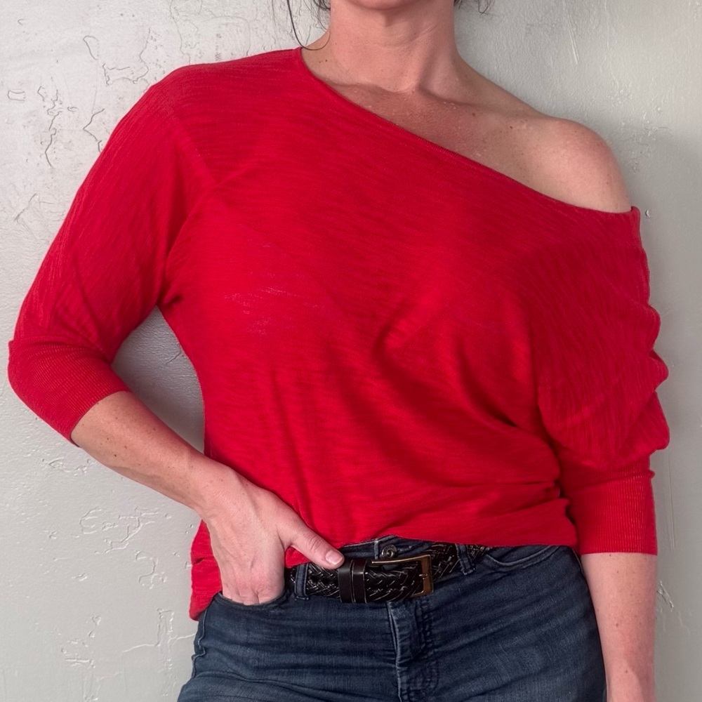 Express Red 3/4 Sleeve Wide Neck/Off the Shoulder Top w/Adjustable Side Ruching - Picture 1 of 7